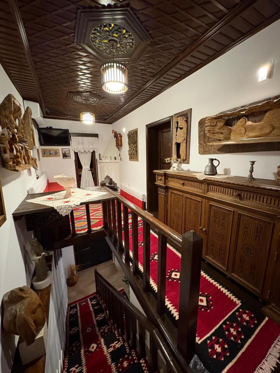 Oda E Skulptorit-Unesco Quarter Berat Esterno foto